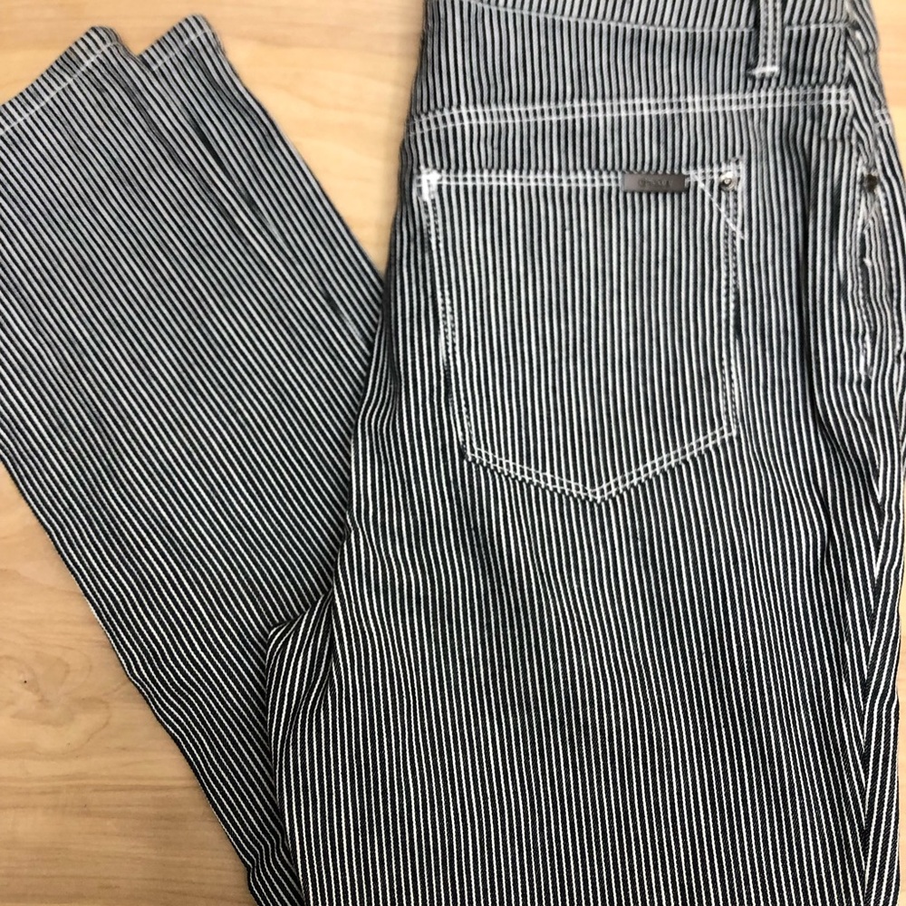 Chico's So Slimmino Girlfriend Slim Leo Ankle Black and White Pinstripe Pants
